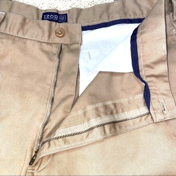 Izod American Chino No Wrinkle Flat Front Khakis Pants Size 36x34 - Picture 7 of 7